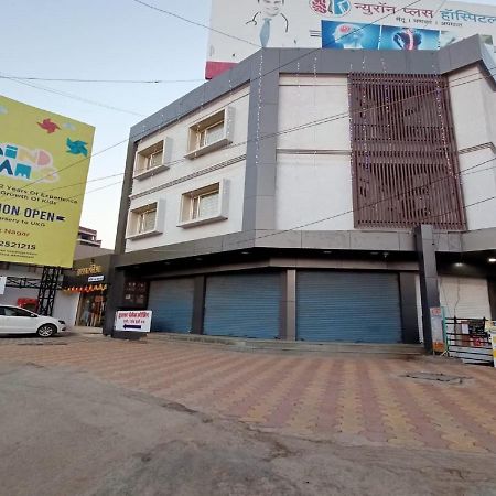 Hotel Dwarka Palace Ahmednagar Exterior photo